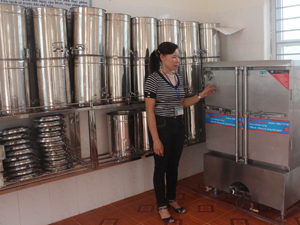 Tủ cơm ga mới được trường mầm non Lạc Lương đầu tư đã đáp ứng được nhu cầu ăn bán trú cho học sinh toàn trường.