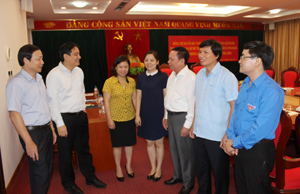 Các đồng chí lãnh đạo tỉnh gặp gỡ, trao đổi với lãnh đạo Đoàn công tác của Trung ương Đoàn TNCS Hồ chỉ Minh trong buổi làm việc tại tỉnh ta.