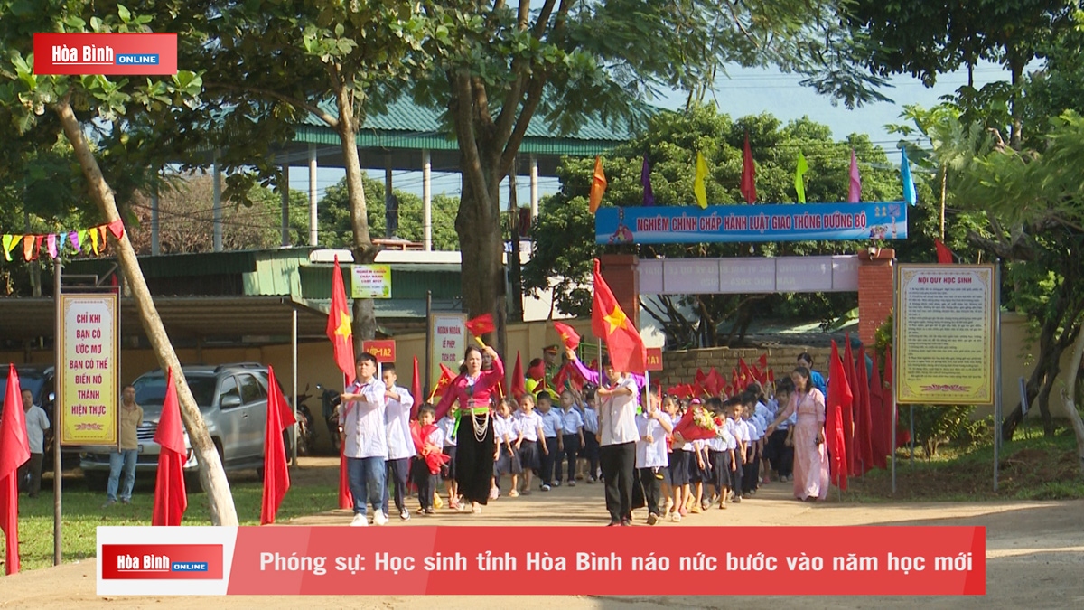 Học sinh tỉnh Hòa Bình náo nức bước vào năm học mới…